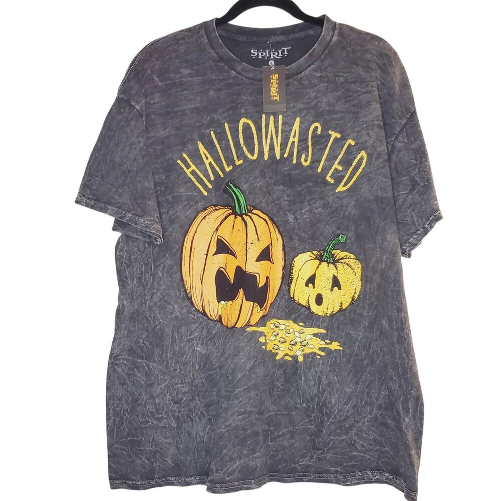 NWT-Hallowasted Spirit Halloween Vintage Style Faded Crewneck Graphic Tee